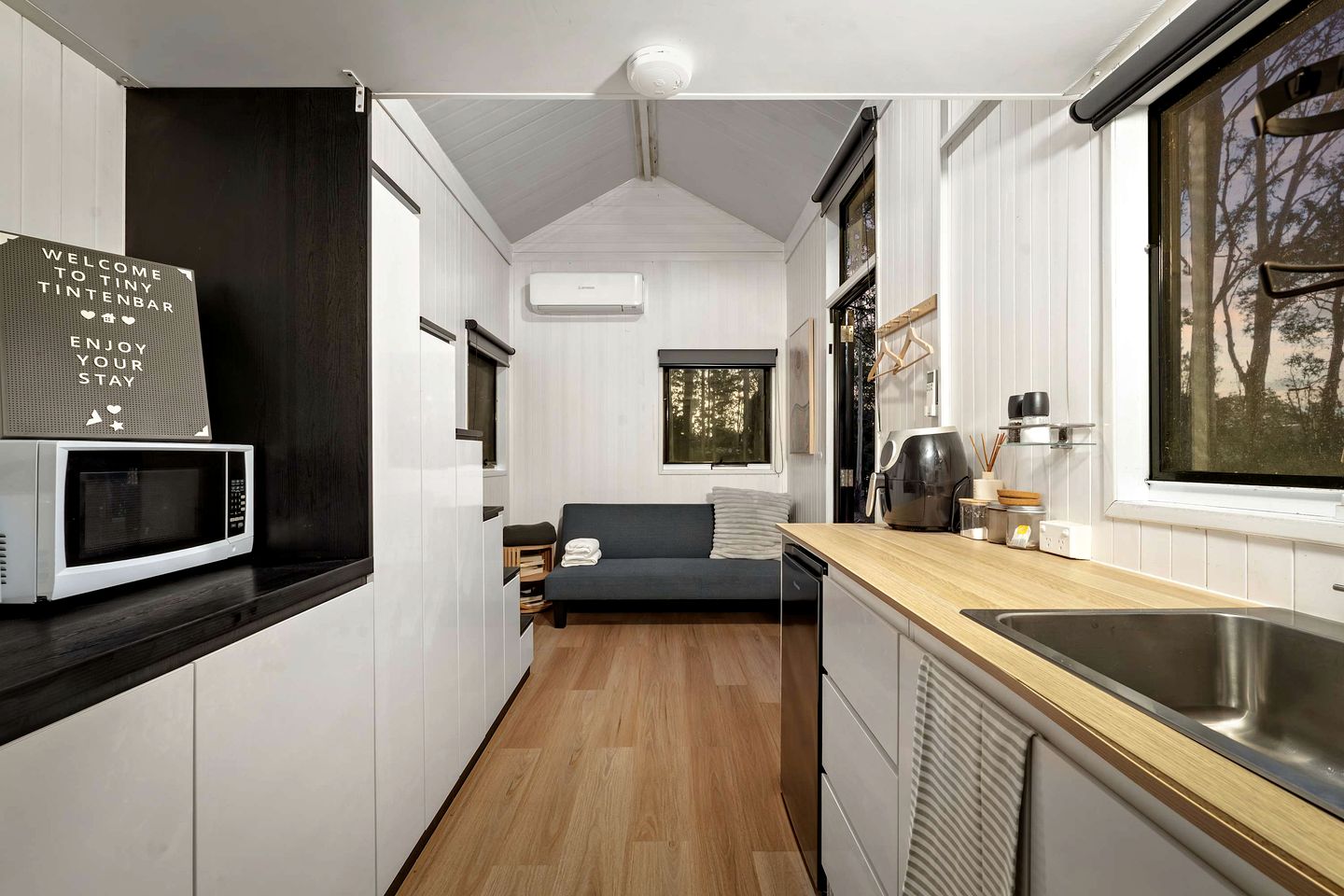 Magnificent Riverfront Tiny House with Fire Pit in Eagleton, New South Wales