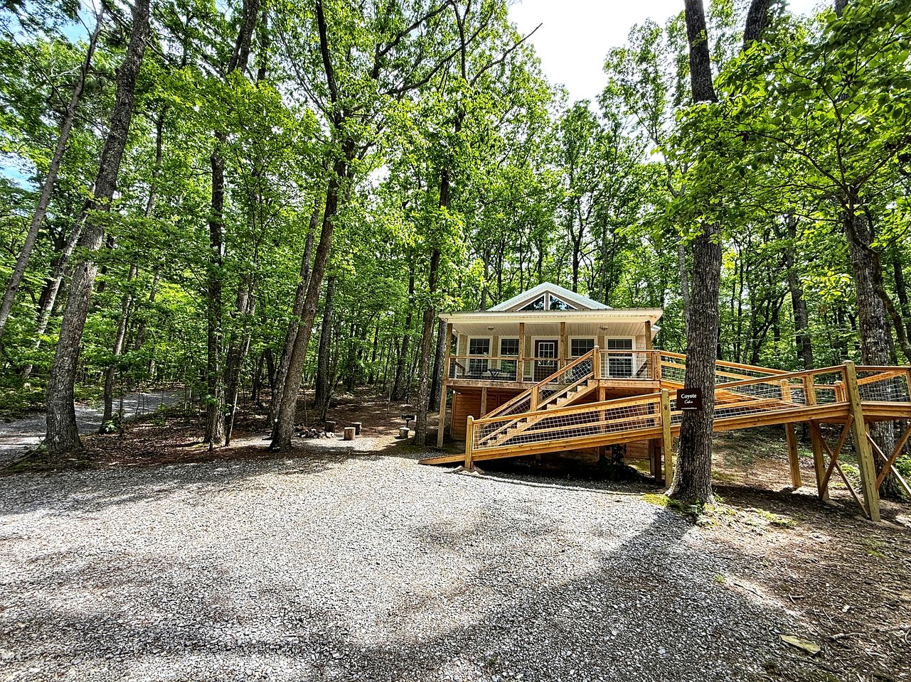Magnificent Secluded Cabin in Fort Payne, Alabama