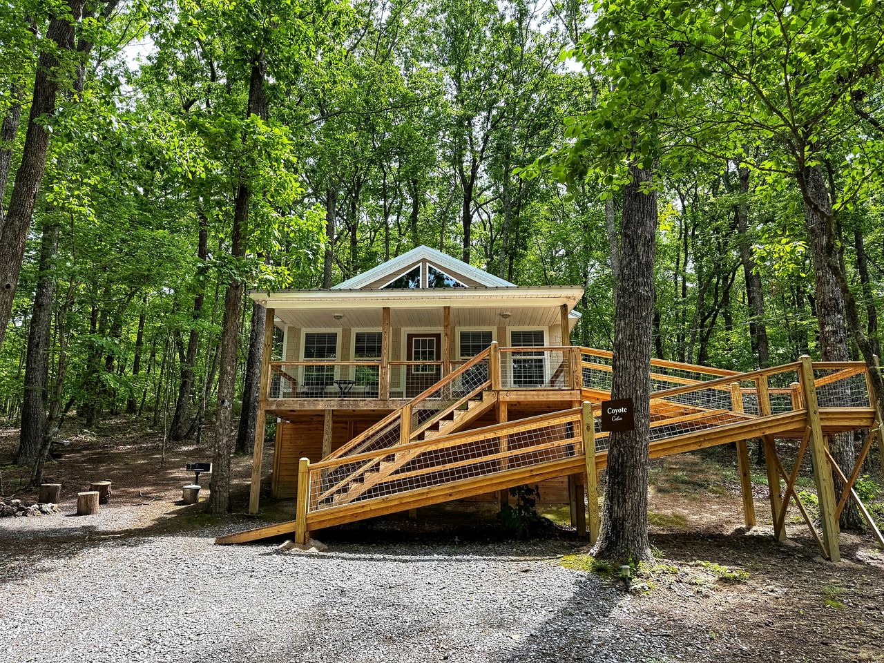 Magnificent Secluded Cabin in Fort Payne, Alabama