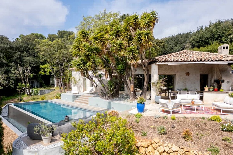 Stunning Villa with Infinity Pool Near Biot, Provence-Alpes-Côte d'Azur