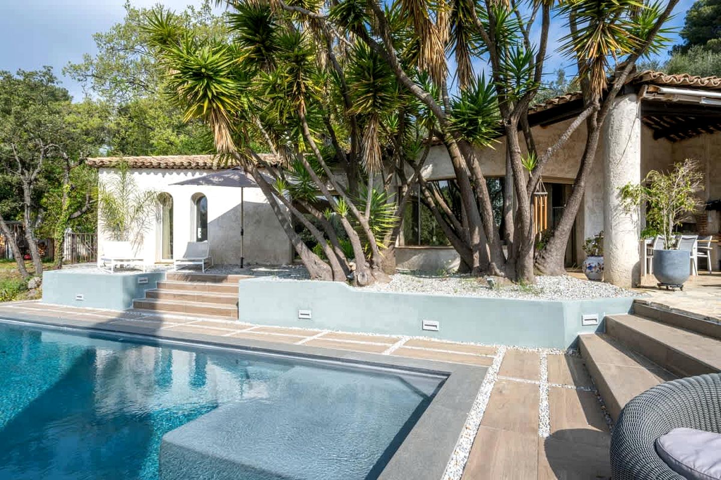 Stunning Villa with Infinity Pool Near Biot, Provence-Alpes-Côte d'Azur