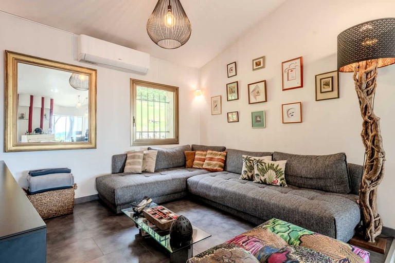 Vacation Rentals (France, --, Provence-Alpes-Côte d'Azur)