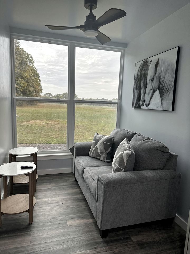 Charming Container Home with Hot Tub near Sardis Lake, Perfect for a Romantic Glamping Getaway