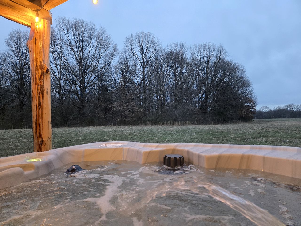 Charming Container Home with Hot Tub near Sardis Lake, Perfect for a Romantic Glamping Getaway