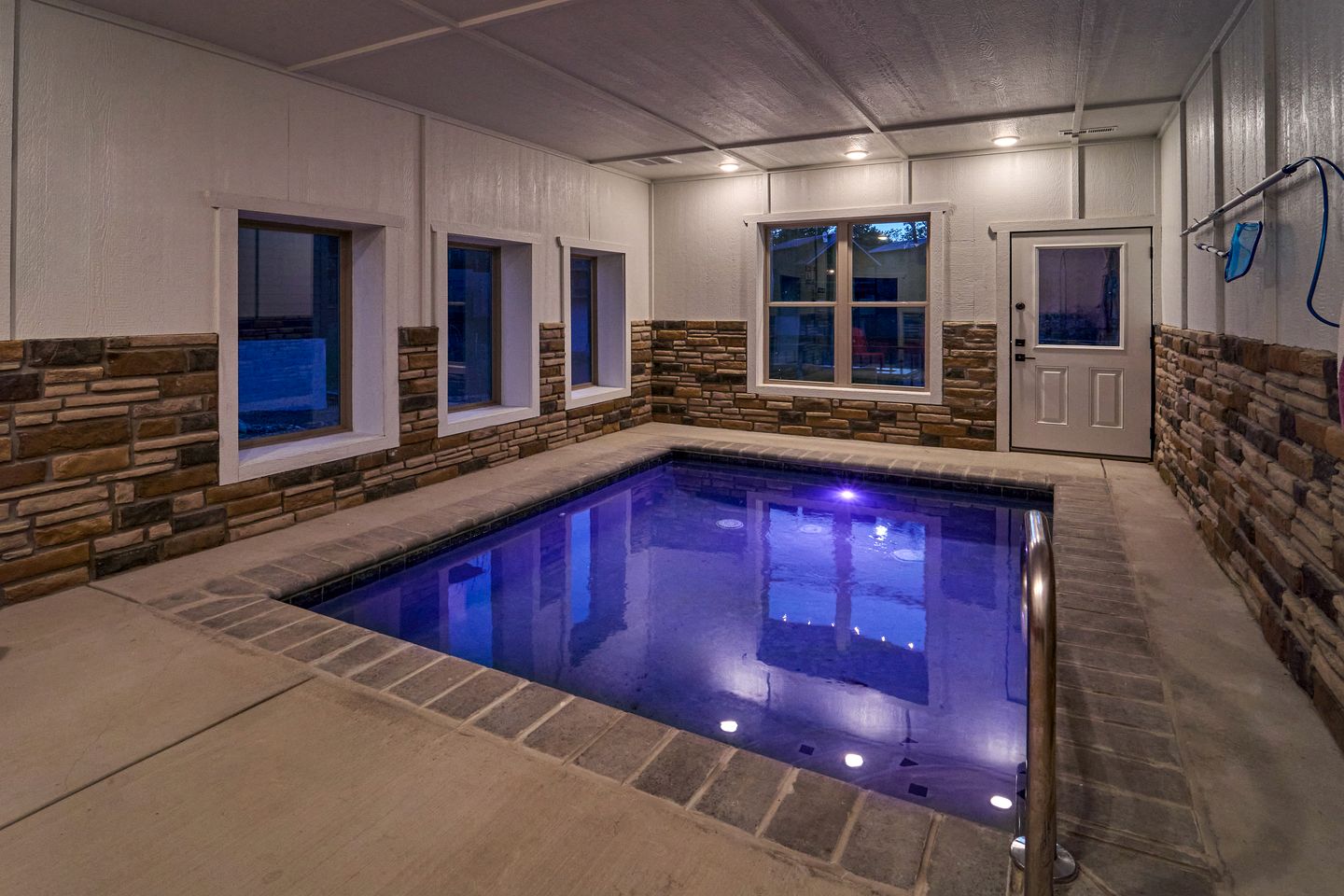 Spectacular Luxury Cabin with Indoor Pool, Hot Tub, and Game Room in Pigeon Forge, Tennessee