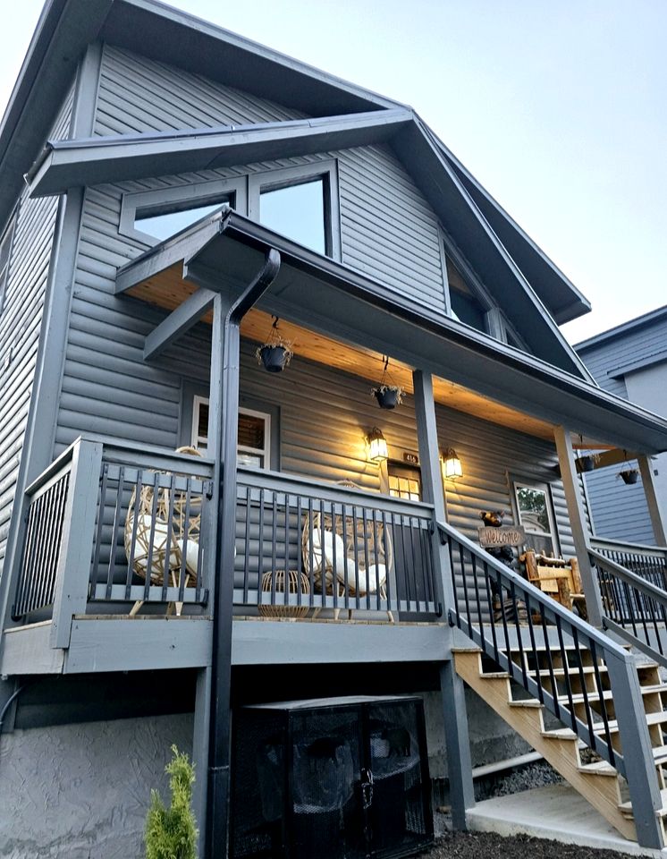 Spectacular Luxury Cabin with Indoor Pool, Hot Tub, and Game Room in Pigeon Forge, Tennessee