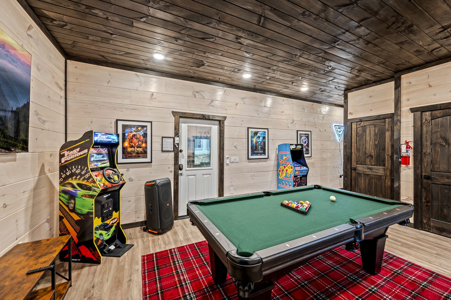 Spectacular Luxury Cabin with Indoor Pool, Hot Tub, and Game Room in Pigeon Forge, Tennessee