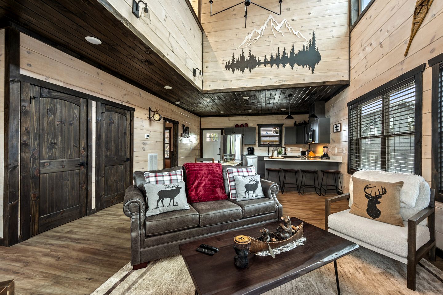 Spectacular Luxury Cabin with Indoor Pool, Hot Tub, and Game Room in Pigeon Forge, Tennessee