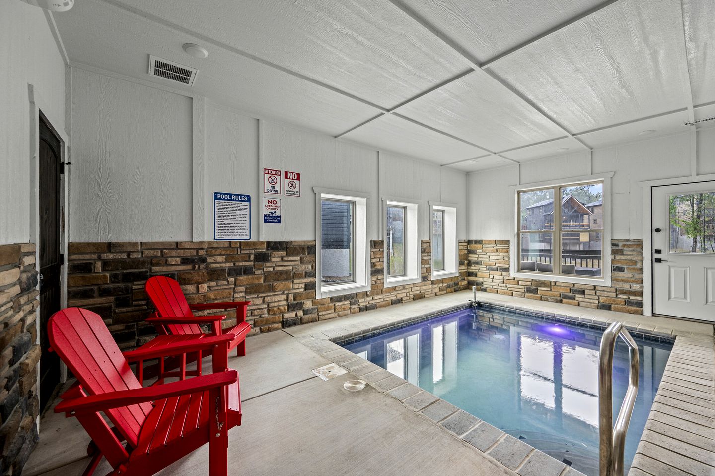Spectacular Luxury Cabin with Indoor Pool, Hot Tub, and Game Room in Pigeon Forge, Tennessee
