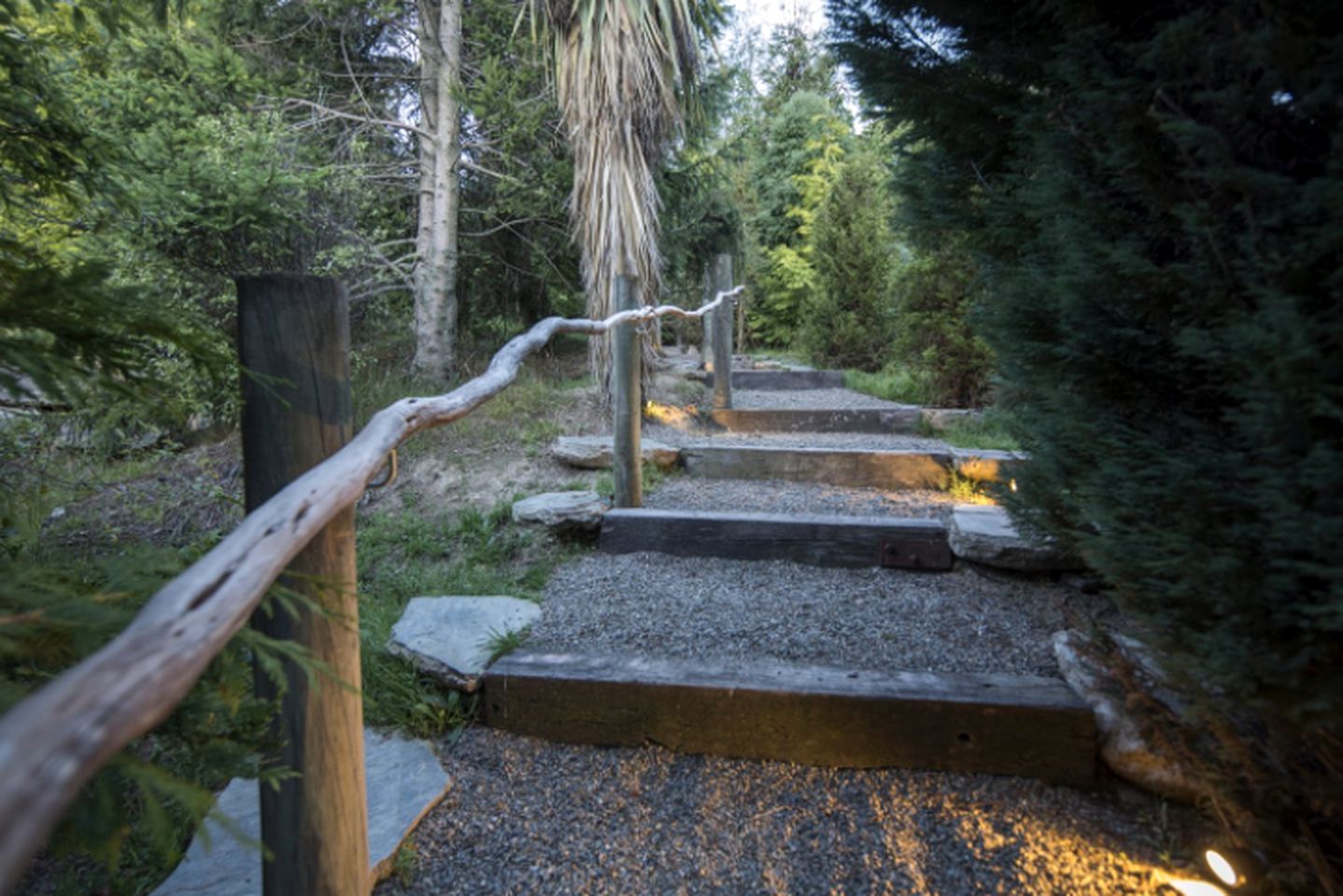 Romantic Suite Rental for Two with Mountain Views in Treble Cone, South Island