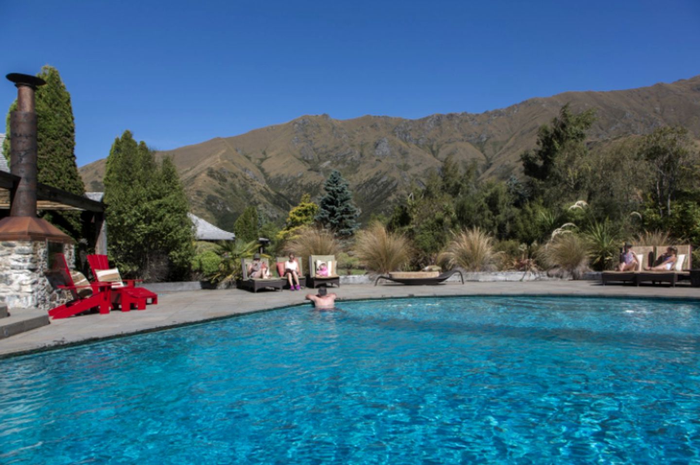 Romantic Suite Rental for Two with Mountain Views in Treble Cone, South Island