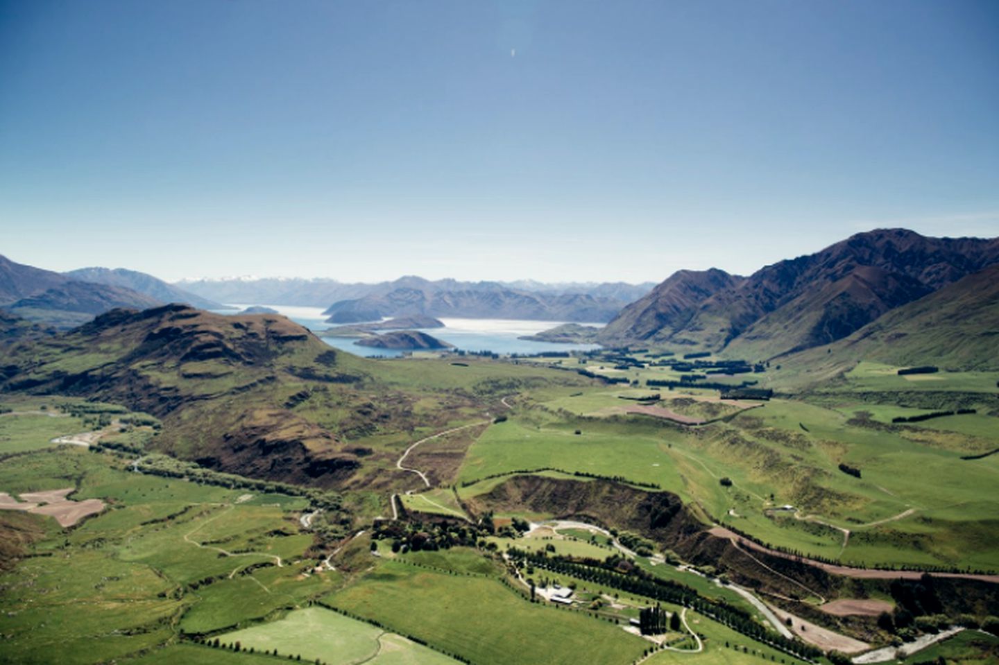 Romantic Suite Rental for Two with Mountain Views in Treble Cone, South Island