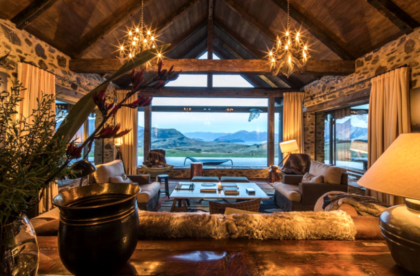 Romantic Suite Rental for Two with Mountain Views in Treble Cone, South Island