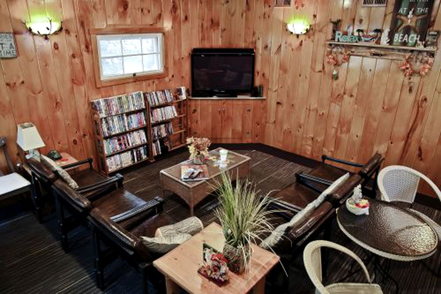 Fascinating Cabin with Foosball and Air Hockey Table in Carp Lake, Michigan