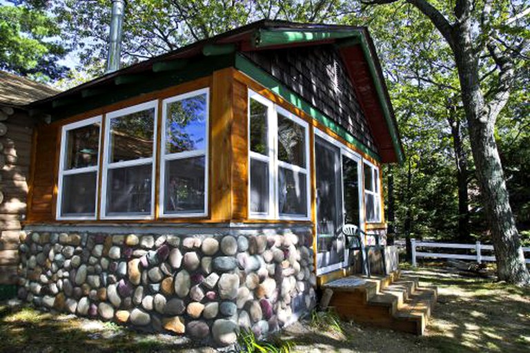 Cabins (United States of America, Carp Lake, Michigan)