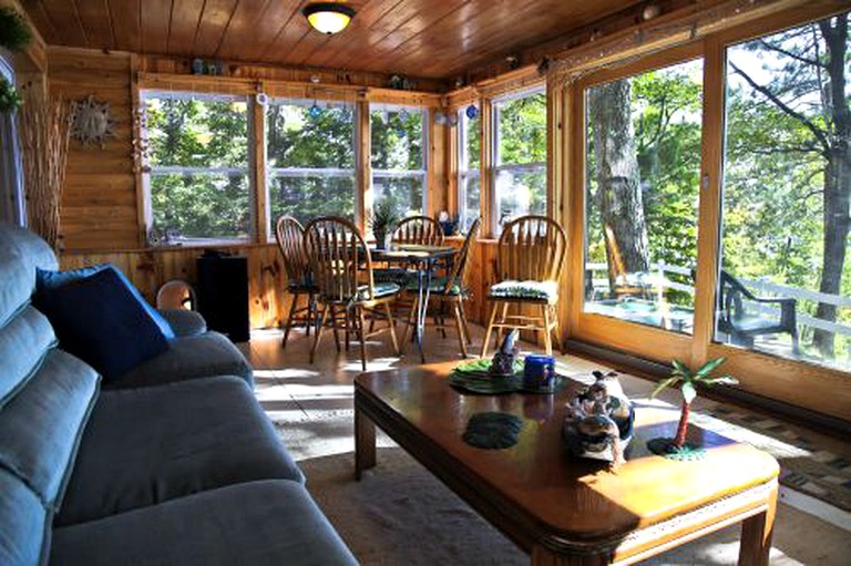 Cabins (United States of America, Carp Lake, Michigan)