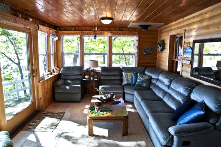 Cabins (United States of America, Carp Lake, Michigan)