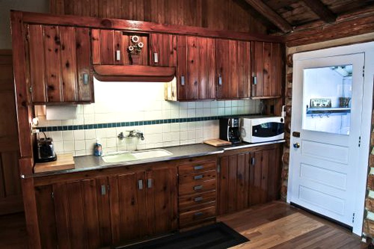 Cabins (United States of America, Carp Lake, Michigan)