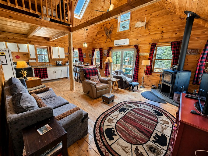 Cabins (United States of America, Shirley, Maine)