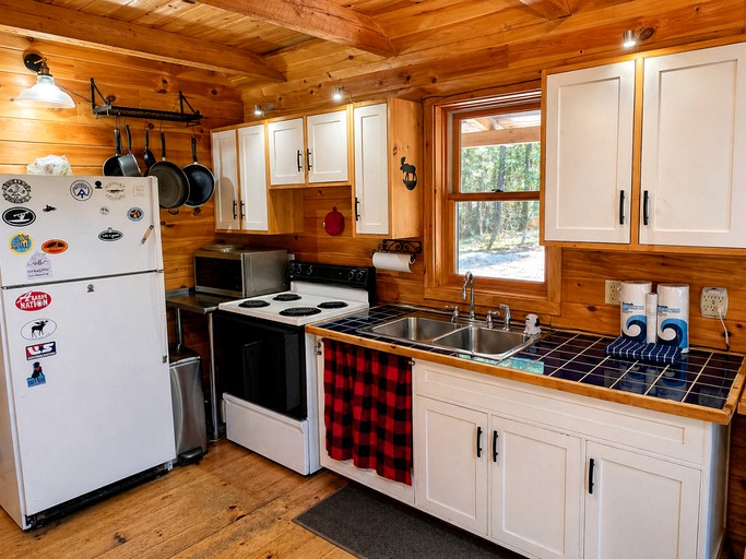Cabins (United States of America, Shirley, Maine)