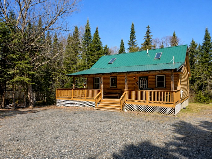 Cabins (United States of America, Shirley, Maine)