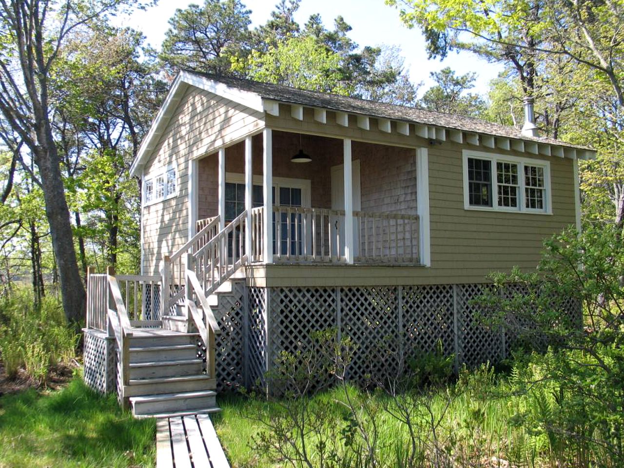 Romantic Cottage Getaway in Biddeford, Maine