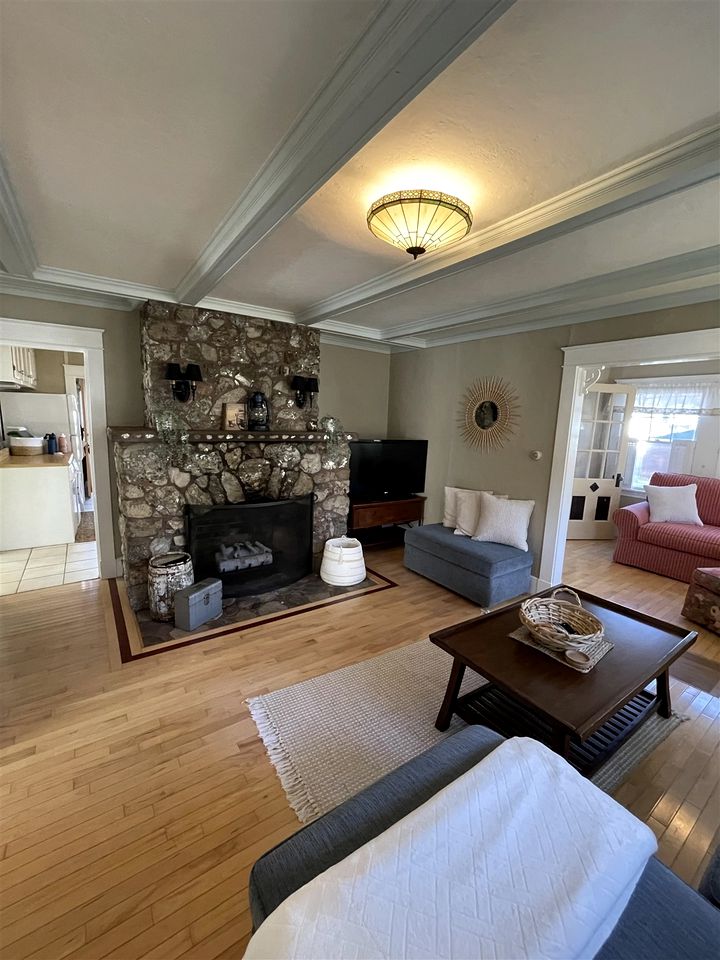 MAINE STAY LAKE HOUSE-LIMIT12 home in Sebago, Maine