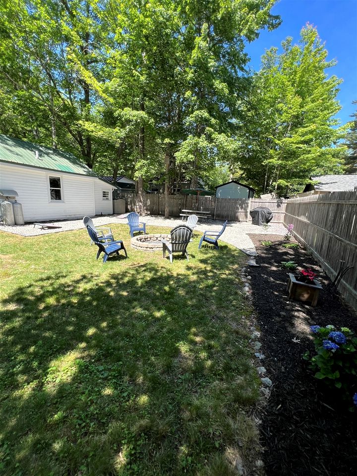 MAINE STAY LAKE HOUSE-LIMIT12 home in Sebago, Maine