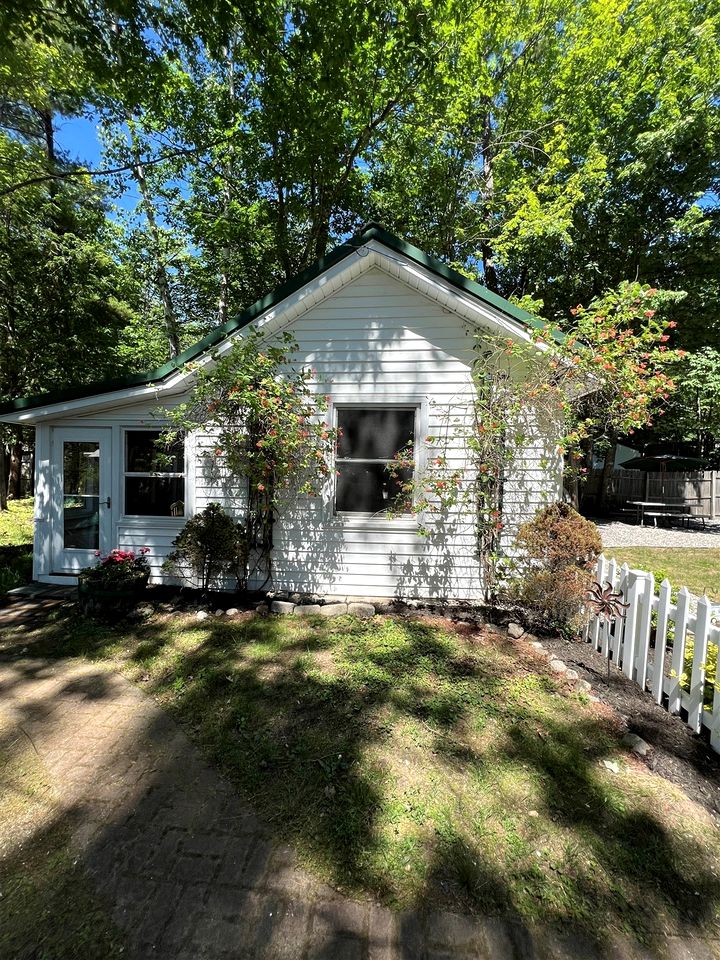 MAINE STAY LAKE HOUSE-LIMIT12 home in Sebago, Maine