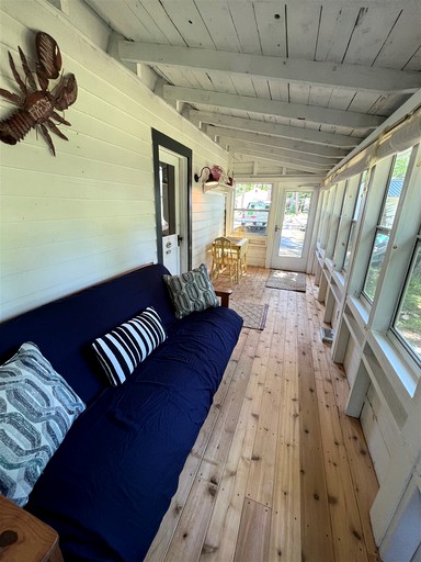 Cabins (United States of America, Sebago, Maine)