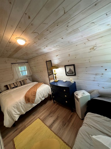Cabins (United States of America, Sebago, Maine)