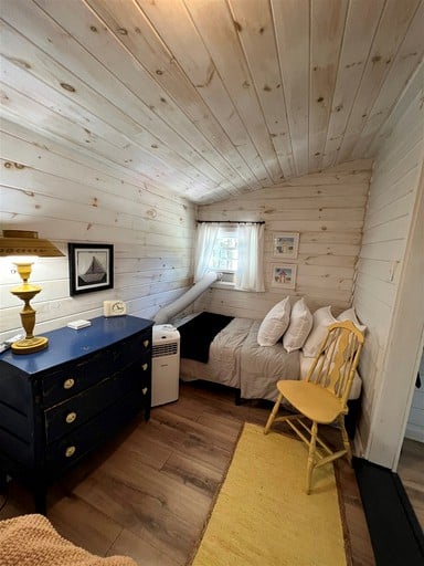 Cabins (United States of America, Sebago, Maine)