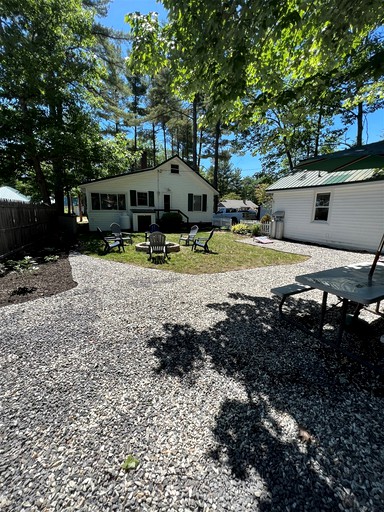 Cabins (United States of America, Sebago, Maine)