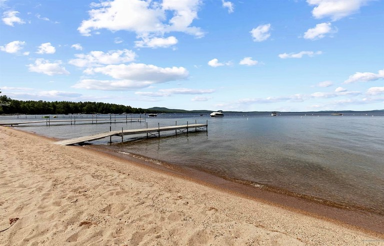 Cabins (United States of America, Sebago, Maine)