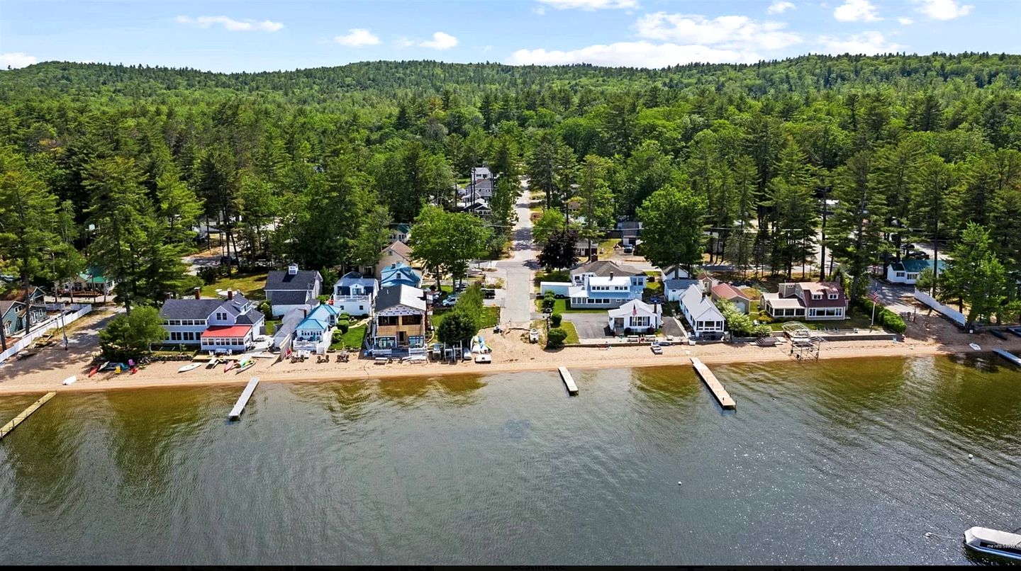 MAINE STAY LAKE HOUSE-LIMIT12 home in Sebago, Maine