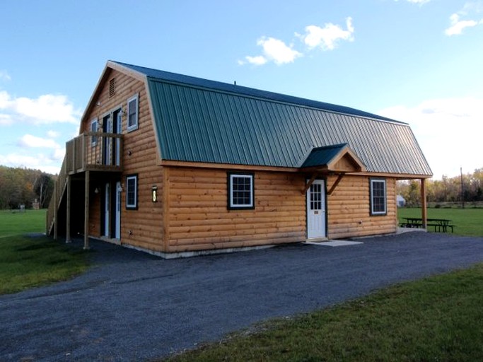 Cabins (Bingham, Maine, United States)