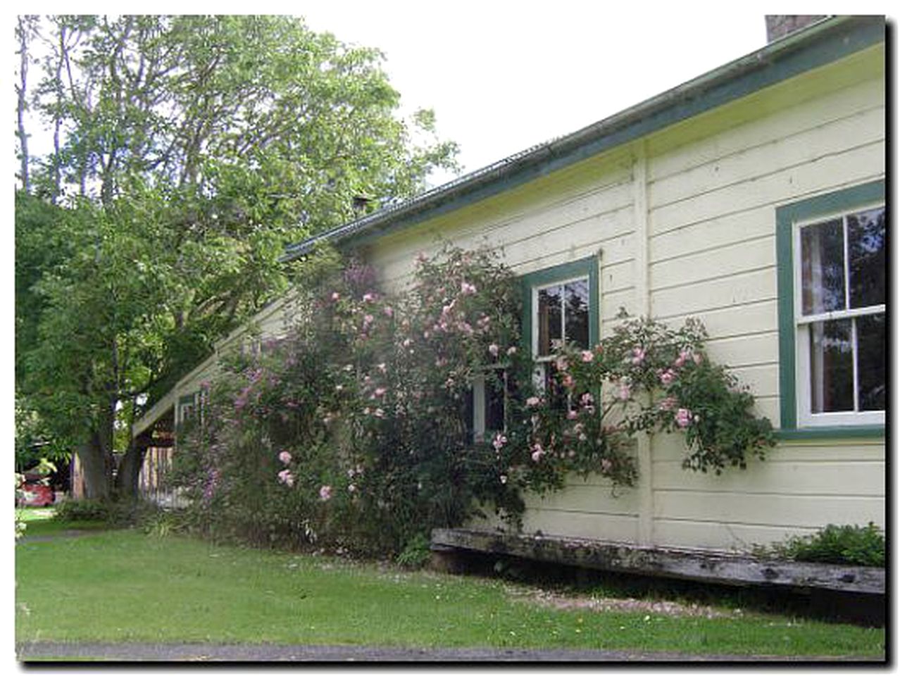 Stunning Secluded Cabin on Fully Functioning Farm in Rangiwahia, New Zealand