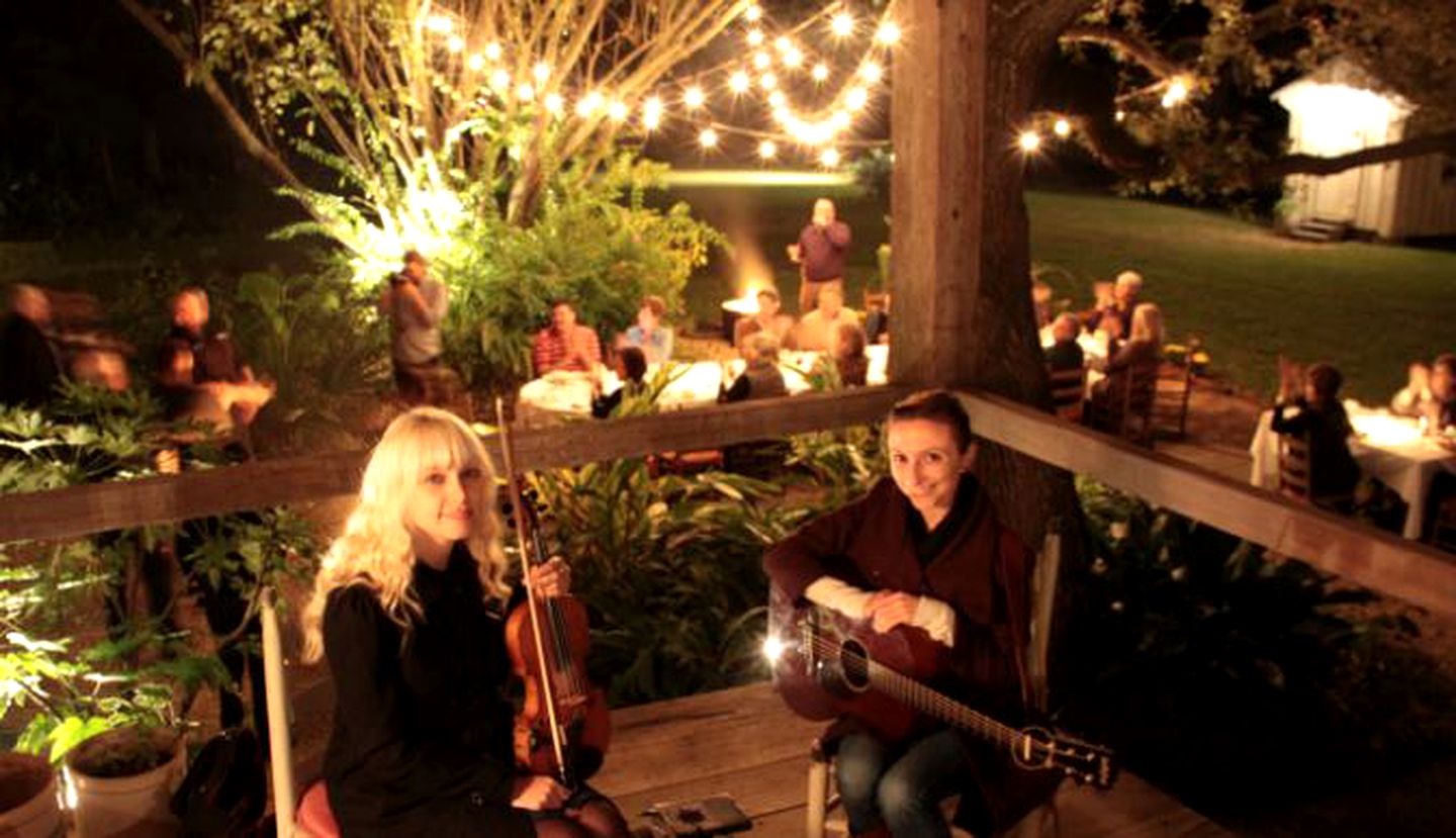 Scenic Bed and Breakfast Accommodation on Lake Martin near Lafayette, Louisiana