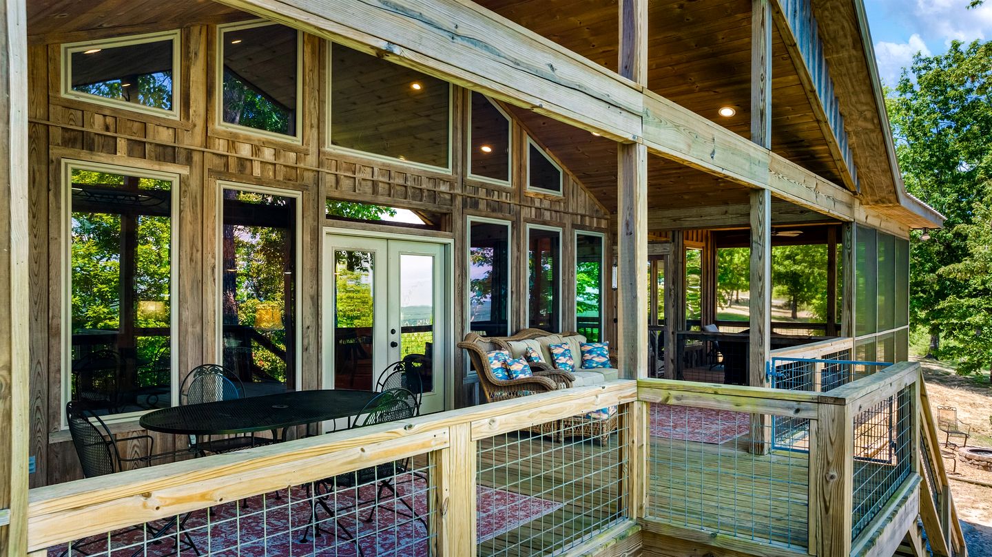 Sundance Rock -Majestic Cottage with Open Living Spaces and Views in Mentone, Alabama