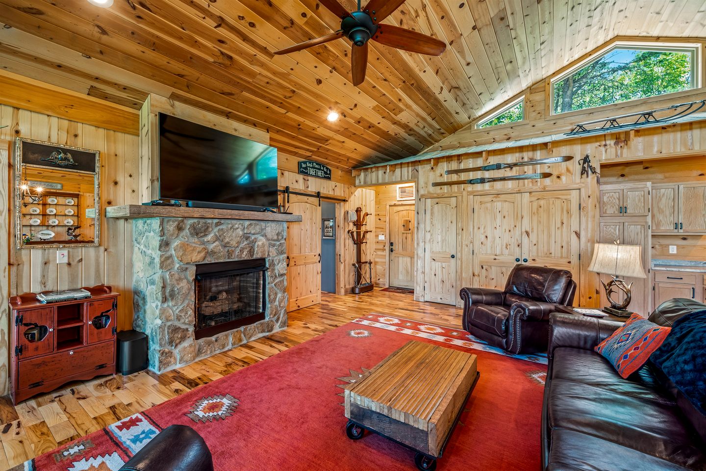 Sundance Rock -Majestic Cottage with Open Living Spaces and Views in Mentone, Alabama