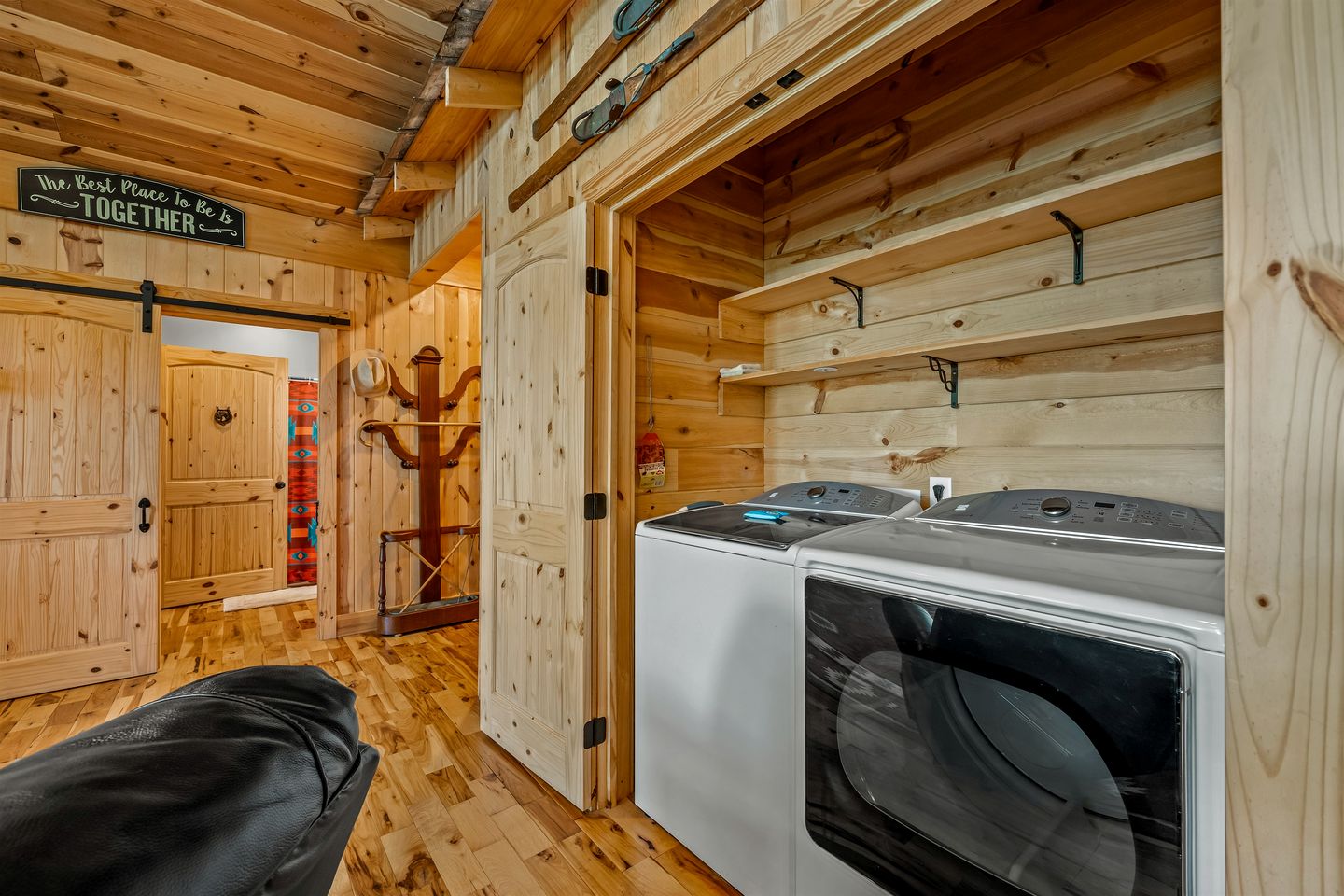 Sundance Rock -Majestic Cottage with Open Living Spaces and Views in Mentone, Alabama