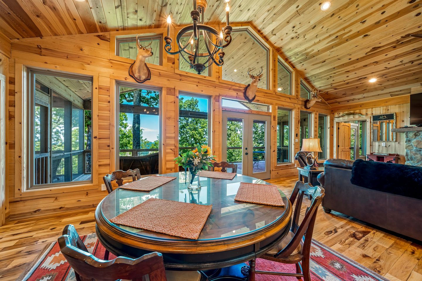Sundance Rock -Majestic Cottage with Open Living Spaces and Views in Mentone, Alabama