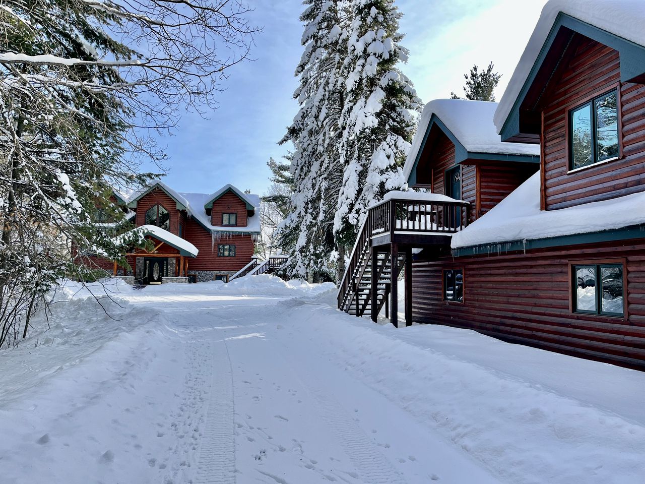 Grand Family-Friendly, Lake Front Cabin with Luxury Amenities for a Relaxing Getaway on Lake Tahkodah in the North Woods of Wisconsin