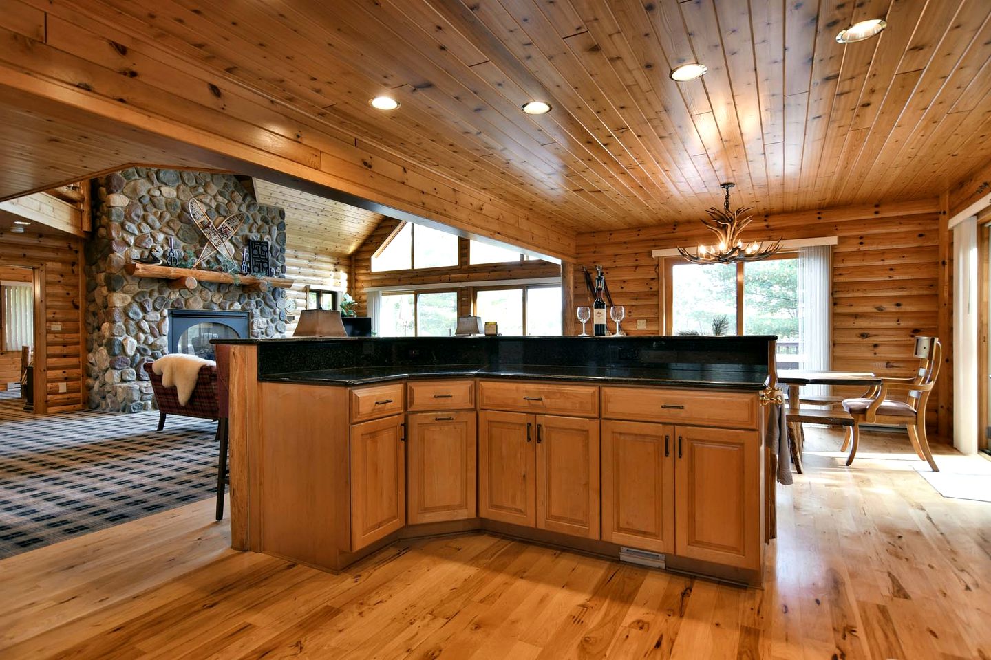 Grand Family-Friendly, Lake Front Cabin with Luxury Amenities for a Relaxing Getaway on Lake Tahkodah in the North Woods of Wisconsin