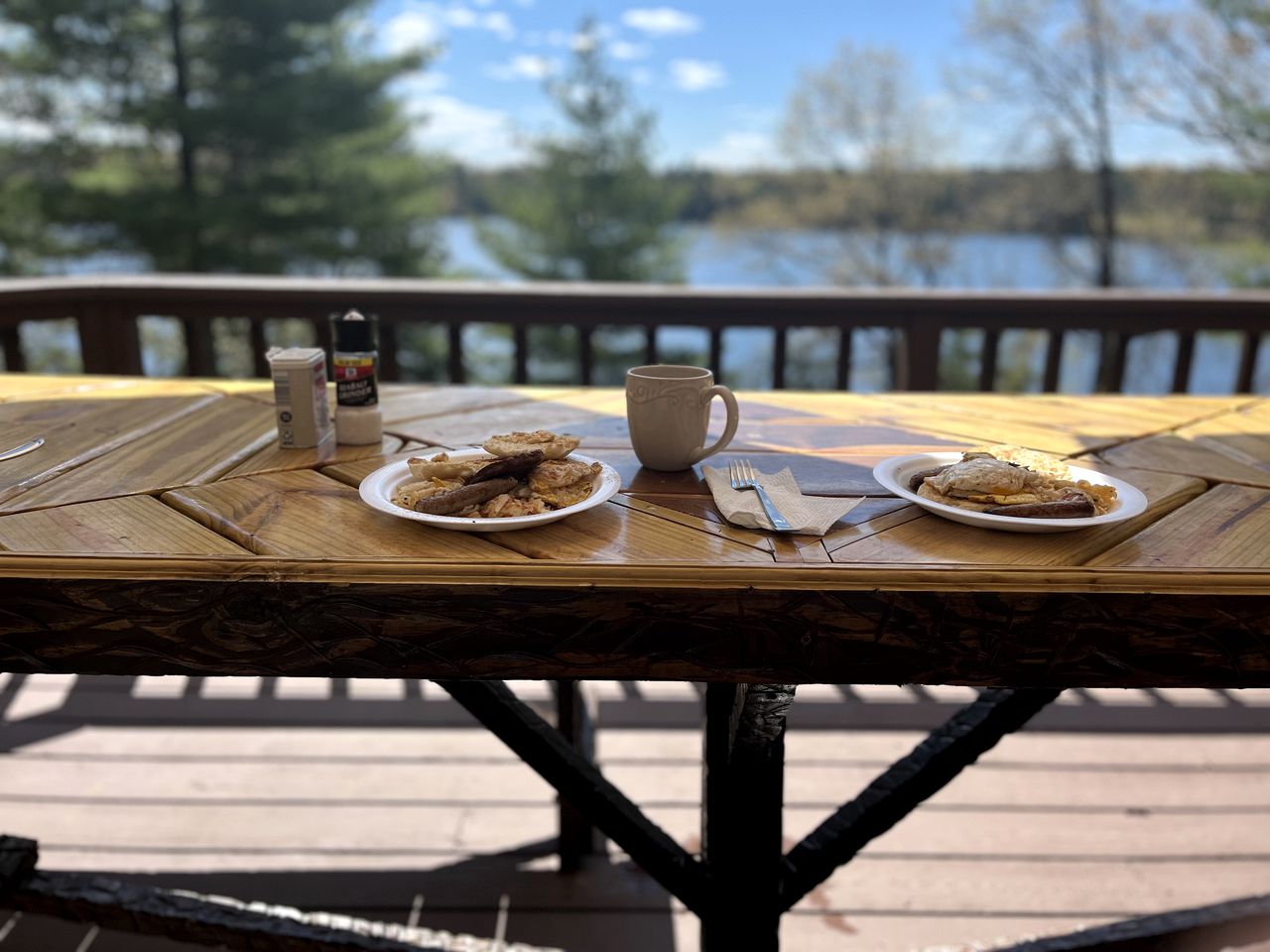 Grand Family-Friendly, Lake Front Cabin with Luxury Amenities for a Relaxing Getaway on Lake Tahkodah in the North Woods of Wisconsin