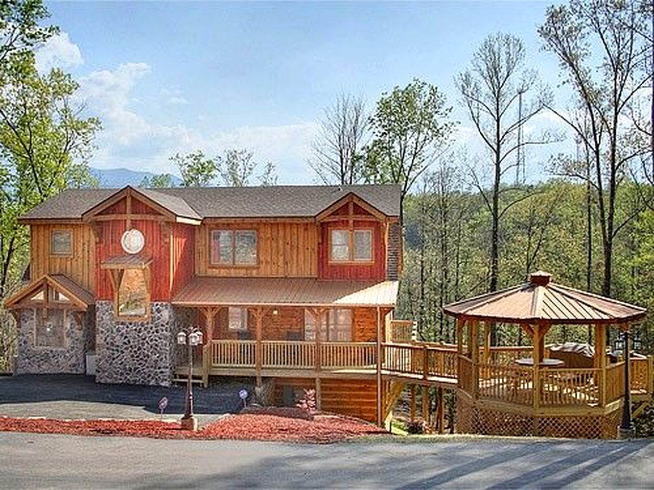 Glamping Escapes in Pet-Friendly Tennessee Cabin with Indoor Pool