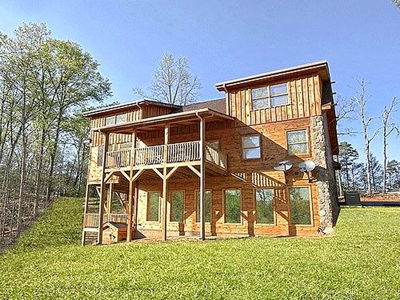 Glamping Escapes in Pet-Friendly Tennessee Cabin with Indoor Pool