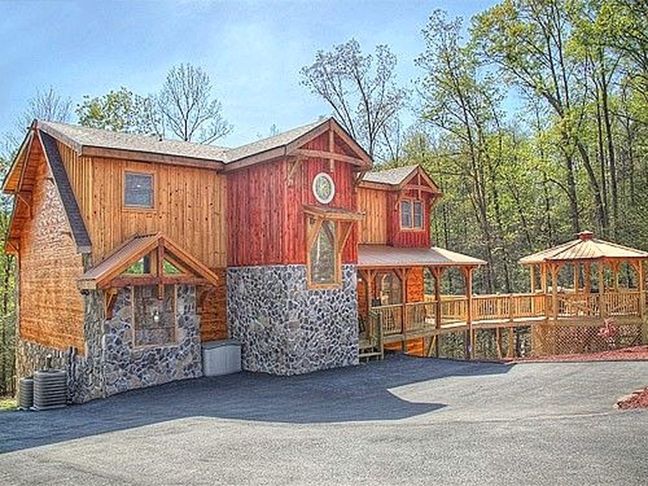 Glamping Escapes in Pet-Friendly Tennessee Cabin with Indoor Pool