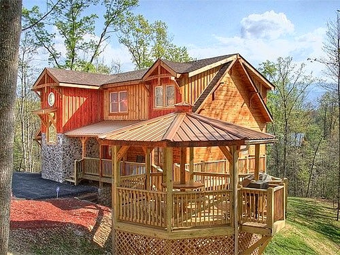 Glamping Escapes in Pet-Friendly Tennessee Cabin with Indoor Pool
