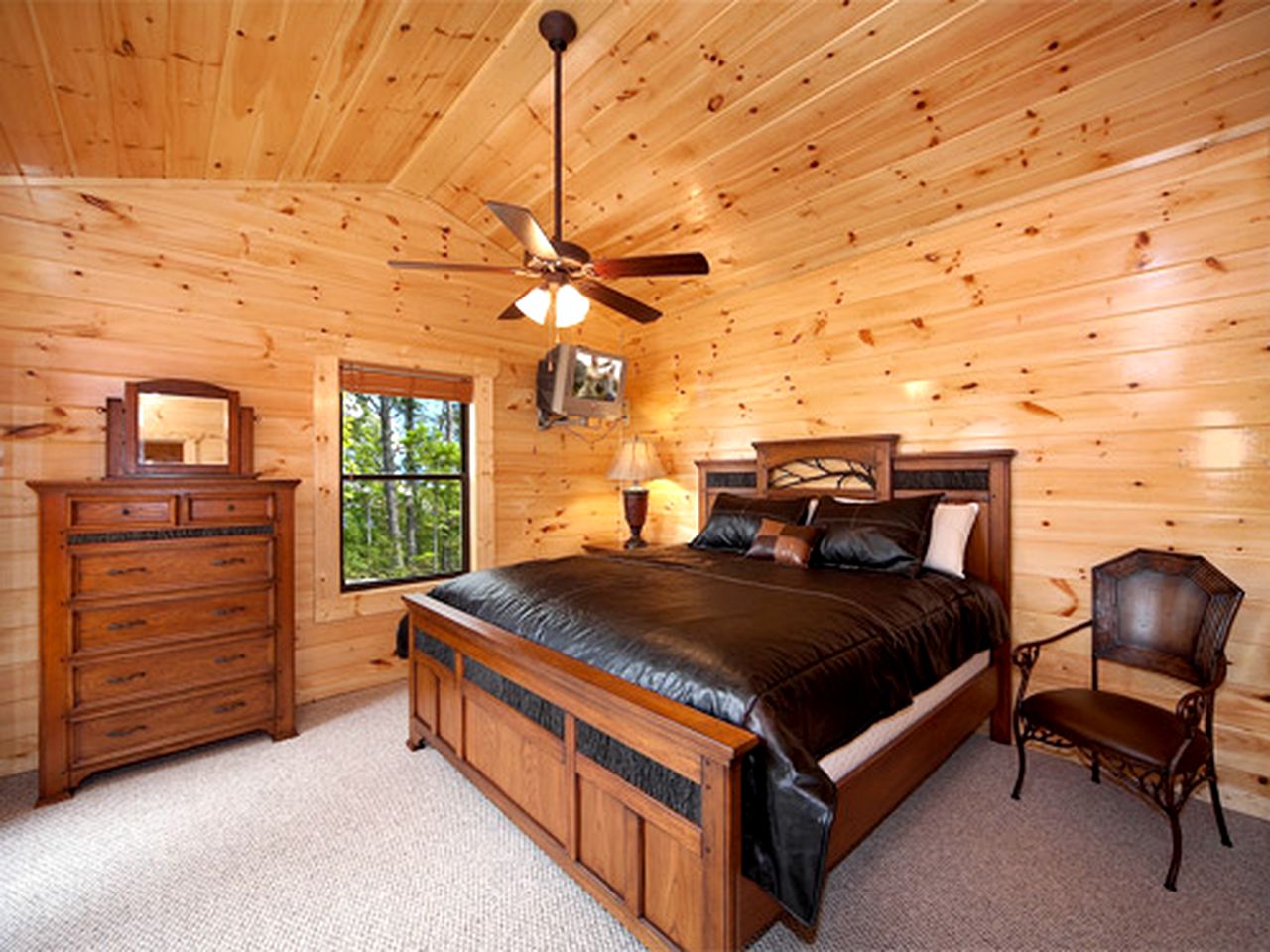 Gorgeous Cabin Rental with Amazing Views of the Great Smokies in Tennessee